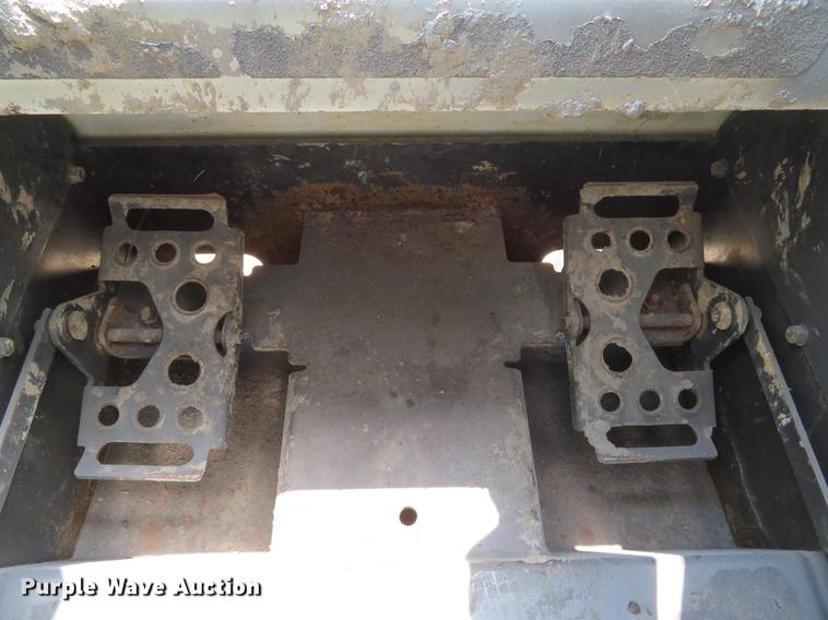 image for item DE8091 2011 Bobcat T180 skid steer