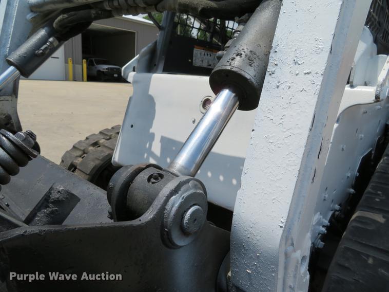 image for item DE8091 2011 Bobcat T180 skid steer