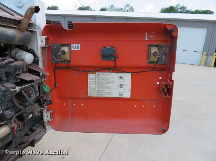 image for item DE8091 2011 Bobcat T180 skid steer