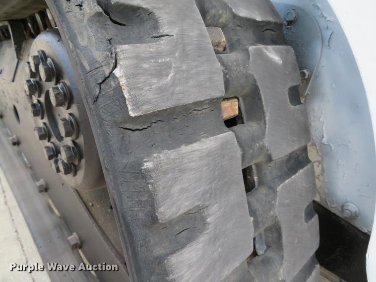 image for item DE8091 2011 Bobcat T180 skid steer