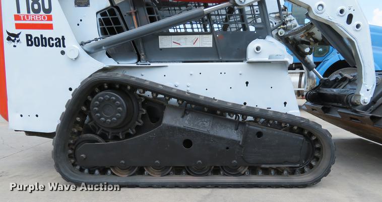 image for item DE8091 2011 Bobcat T180 skid steer