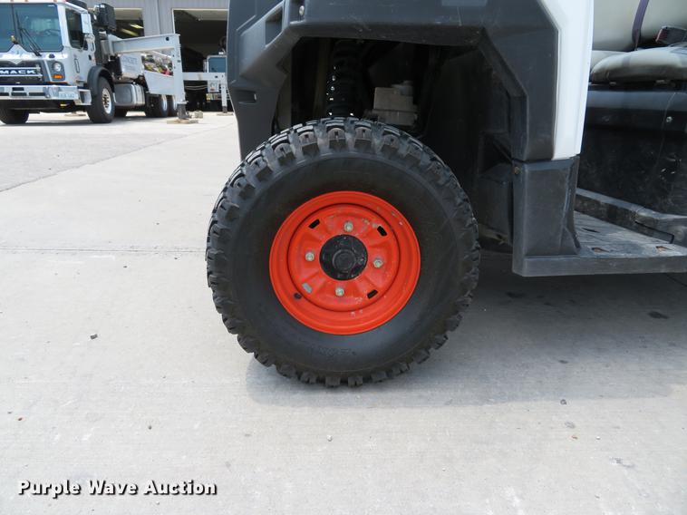 image for item DE8092 2015 Bobcat 3400 utility vehicle