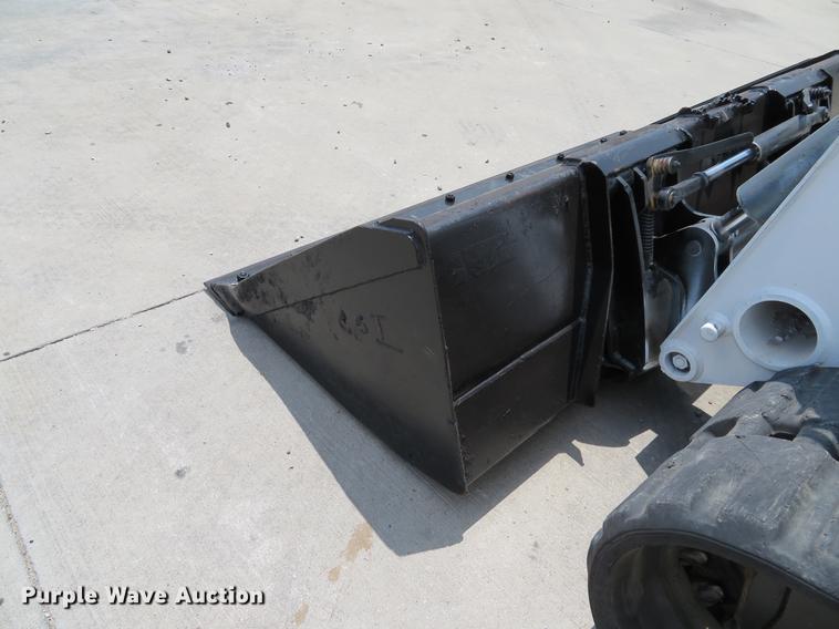 image for item DE8093 2014 Bobcat T750 skid steer