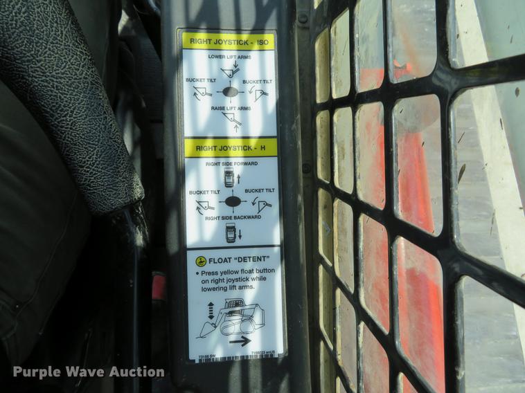 image for item DE8093 2014 Bobcat T750 skid steer