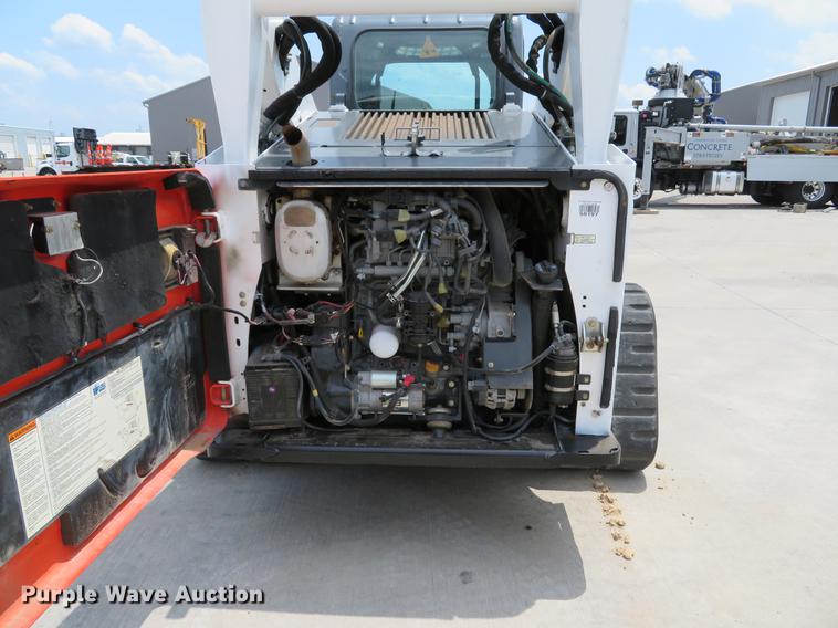 image for item DE8093 2014 Bobcat T750 skid steer