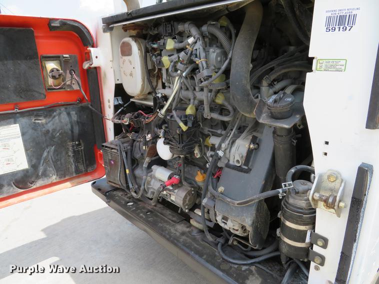 image for item DE8093 2014 Bobcat T750 skid steer