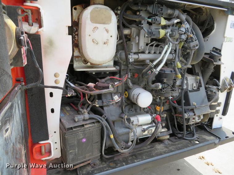 image for item DE8093 2014 Bobcat T750 skid steer