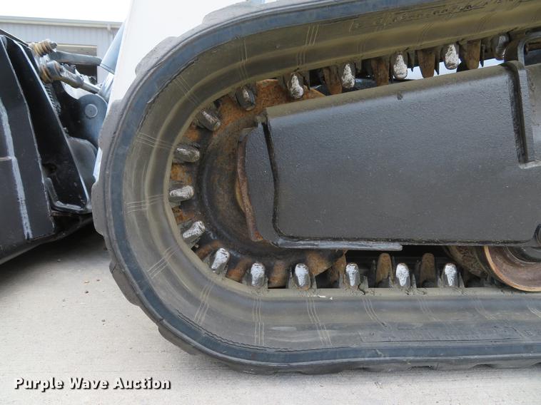 image for item DE8093 2014 Bobcat T750 skid steer