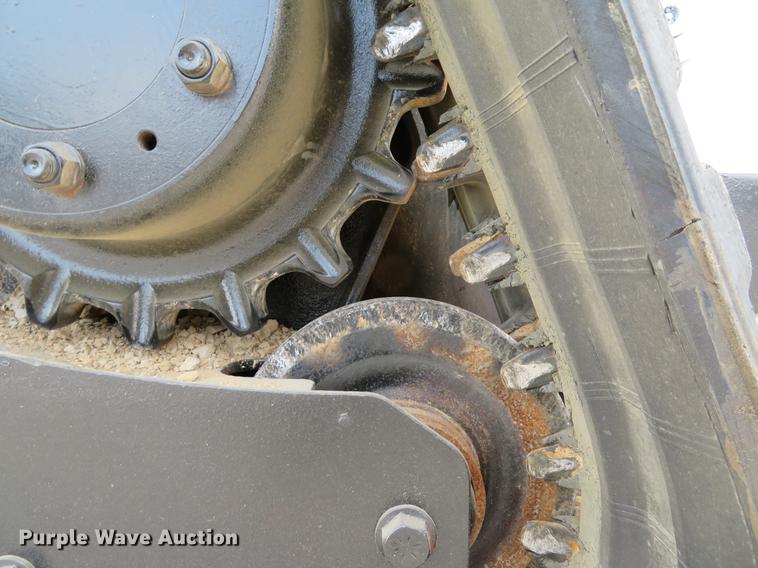 image for item DE8093 2014 Bobcat T750 skid steer