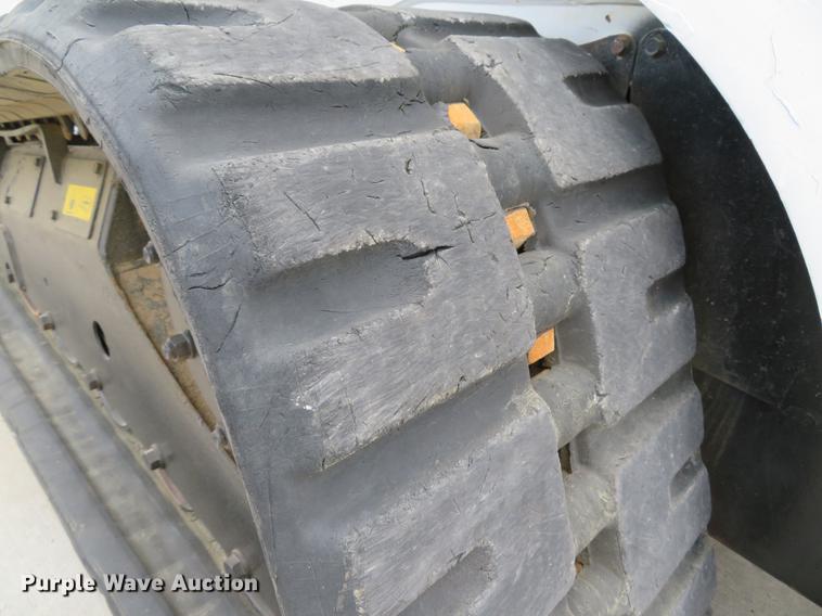 image for item DE8093 2014 Bobcat T750 skid steer