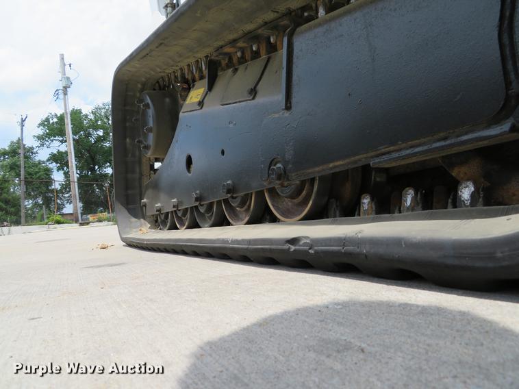 image for item DE8093 2014 Bobcat T750 skid steer