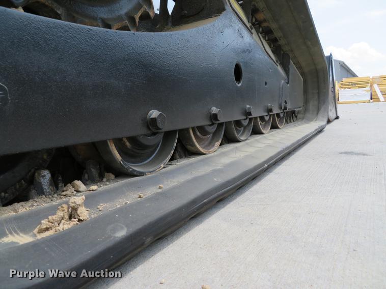 image for item DE8093 2014 Bobcat T750 skid steer
