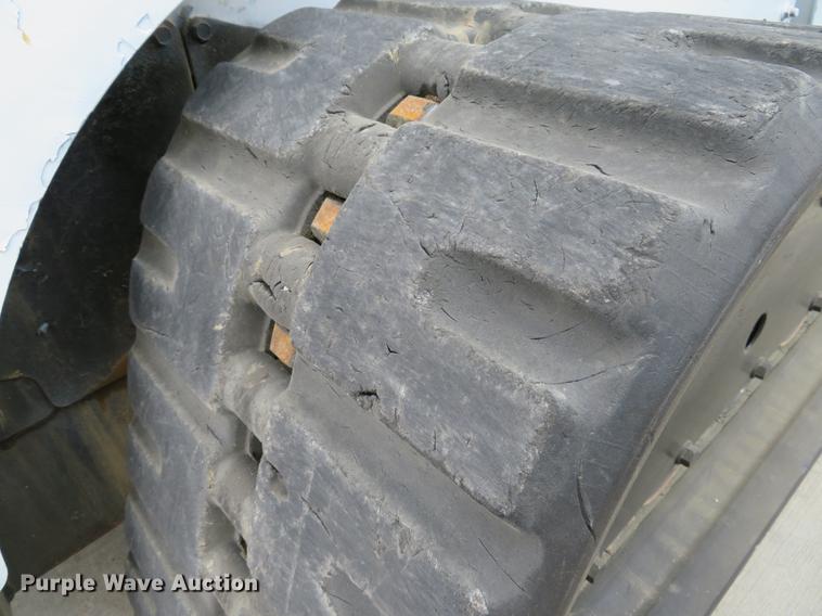 image for item DE8093 2014 Bobcat T750 skid steer