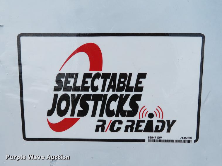 image for item DE8093 2014 Bobcat T750 skid steer