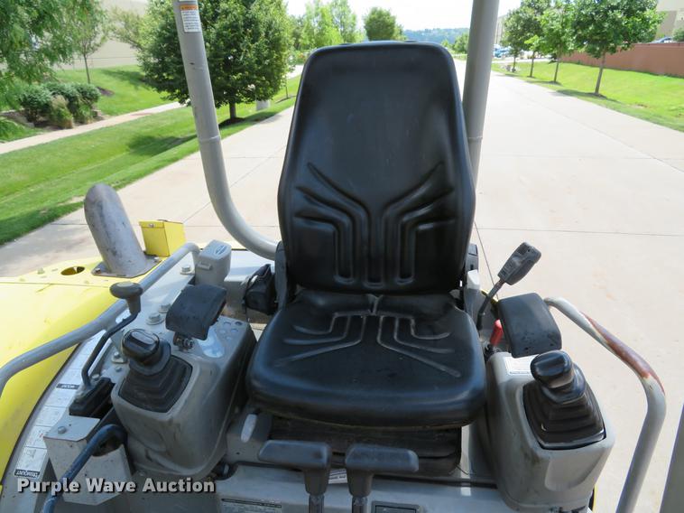 image for item DE8112 2012 Yanmar Vi045-5B mini excavator