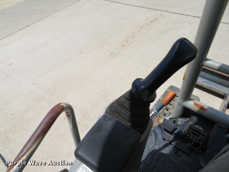 image for item DE8112 2012 Yanmar Vi045-5B mini excavator