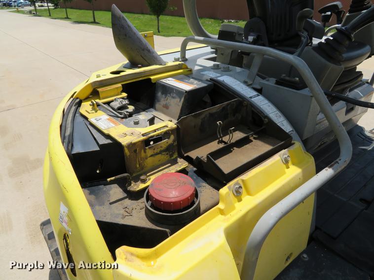 image for item DE8112 2012 Yanmar Vi045-5B mini excavator