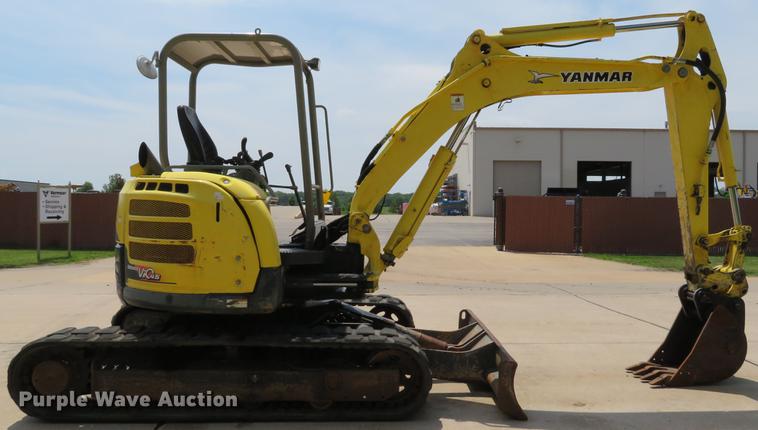 image for item DE8113 2012 Yanmar Vi045-5B mini excavator