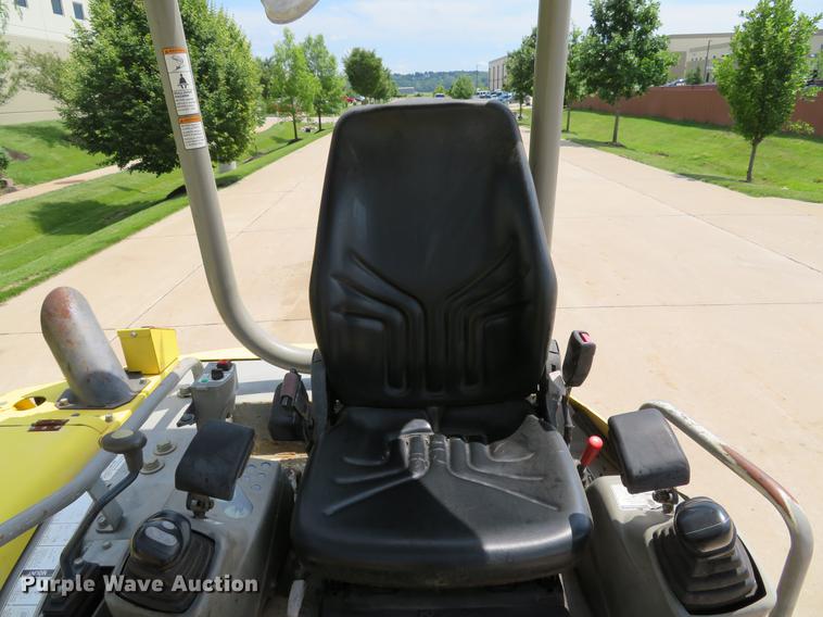 image for item DE8113 2012 Yanmar Vi045-5B mini excavator