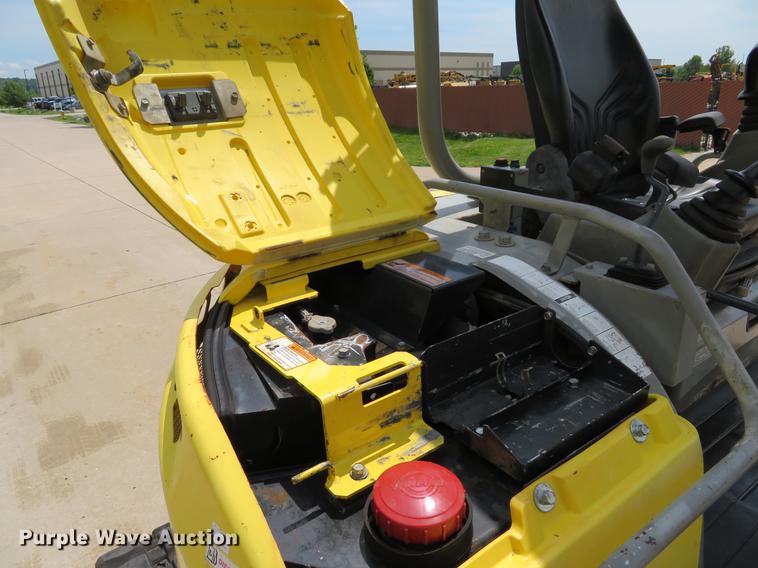 image for item DE8113 2012 Yanmar Vi045-5B mini excavator