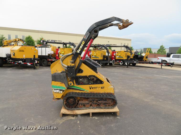 image for item DE8119 2007 Vermeer S600TX compact utility loader