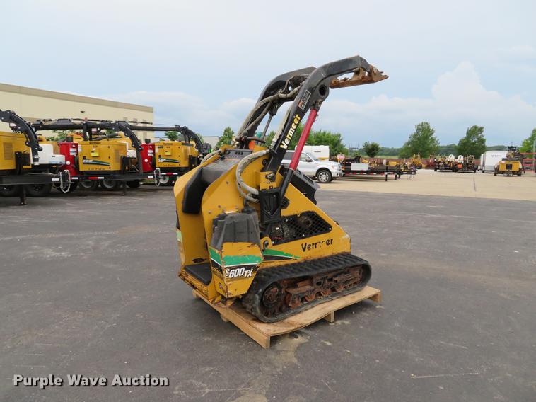 image for item DE8119 2007 Vermeer S600TX compact utility loader