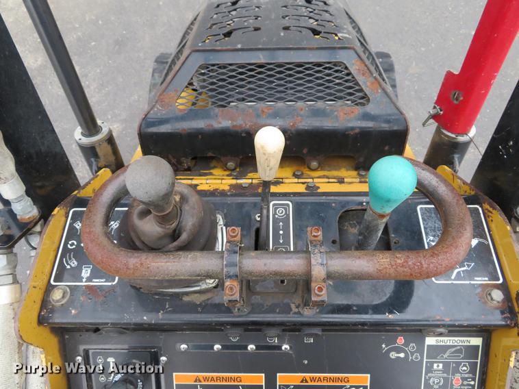 image for item DE8119 2007 Vermeer S600TX compact utility loader