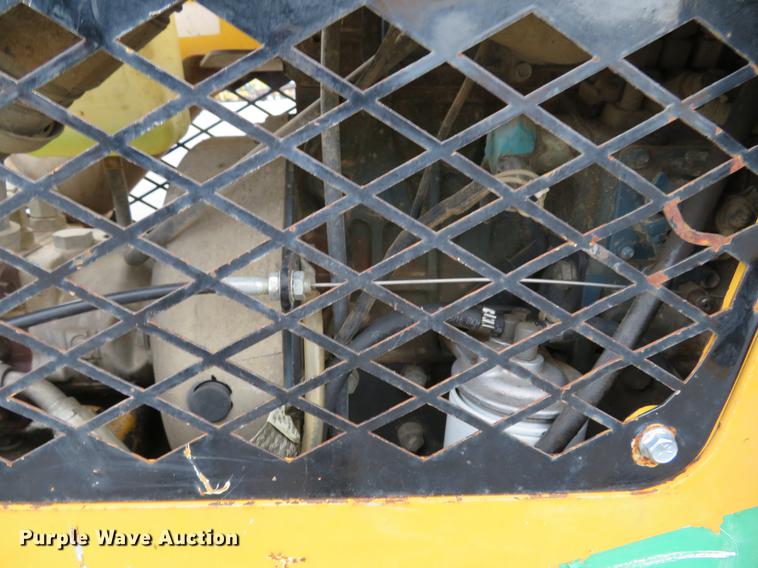 image for item DE8119 2007 Vermeer S600TX compact utility loader