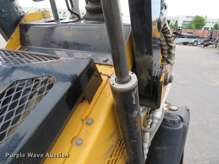 image for item DE8119 2007 Vermeer S600TX compact utility loader