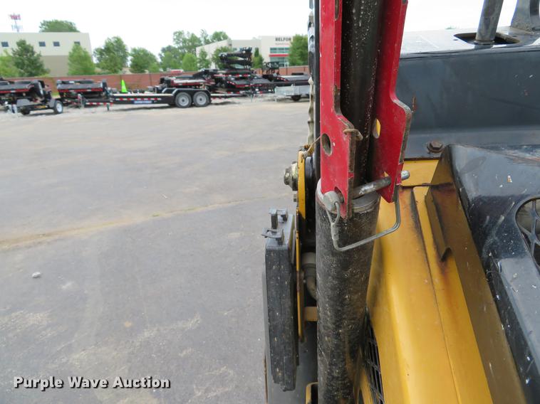 image for item DE8119 2007 Vermeer S600TX compact utility loader