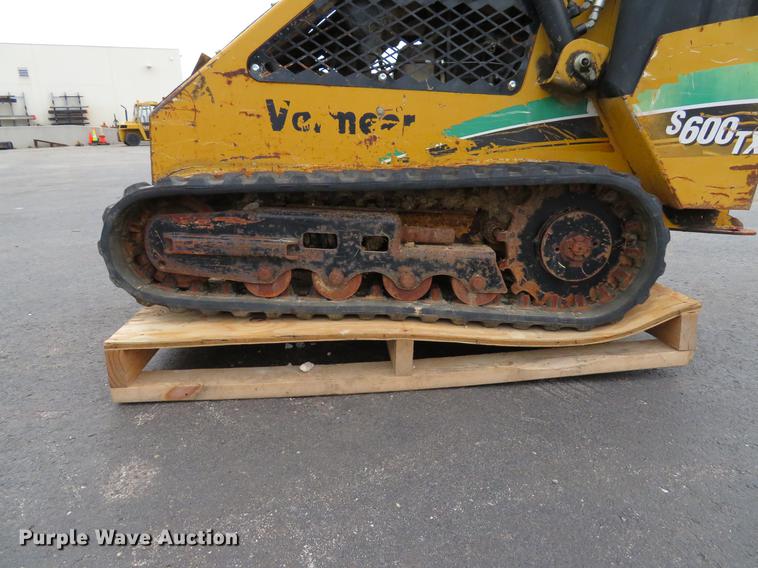 image for item DE8119 2007 Vermeer S600TX compact utility loader