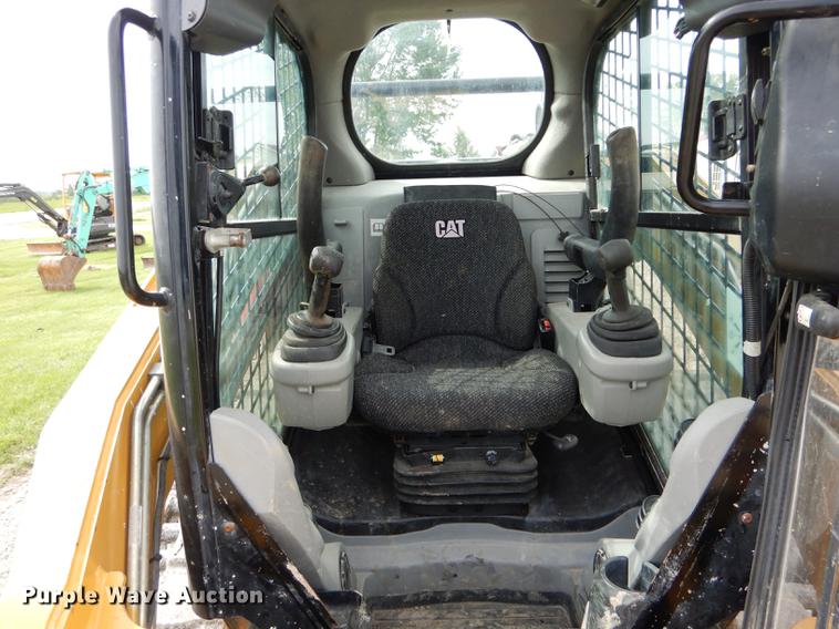 image for item DE8444 2011 Caterpillar 299C skid steer