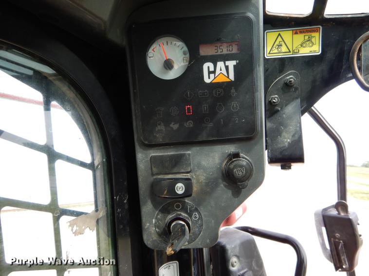image for item DE8444 2011 Caterpillar 299C skid steer