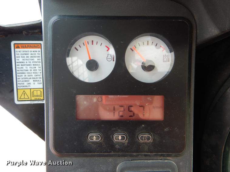 image for item DE8444 2011 Caterpillar 299C skid steer