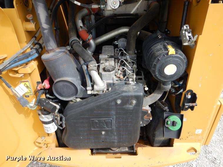 image for item DE8444 2011 Caterpillar 299C skid steer