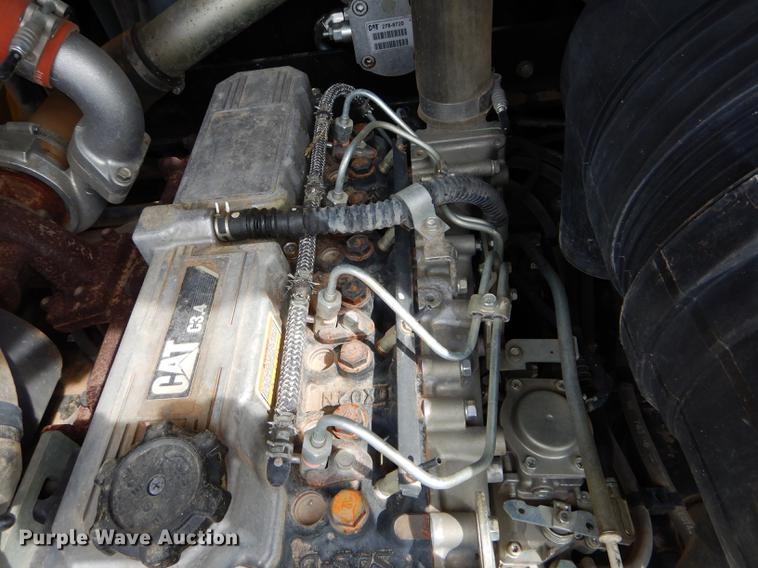 image for item DE8444 2011 Caterpillar 299C skid steer