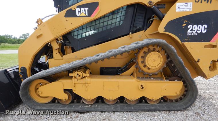 image for item DE8444 2011 Caterpillar 299C skid steer