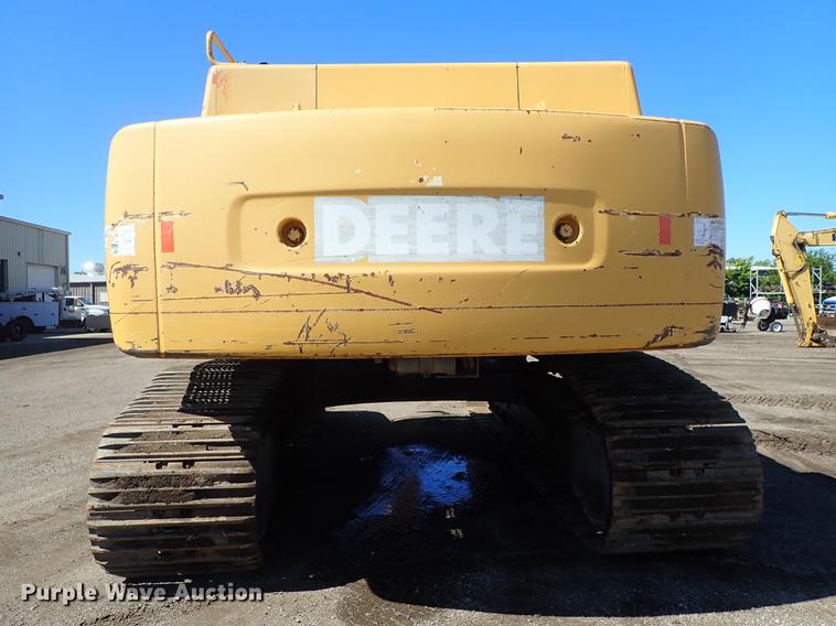 image for item DF1213 2002 John Deere 450C LC excavator