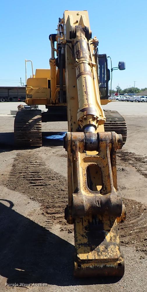 image for item DF1213 2002 John Deere 450C LC excavator