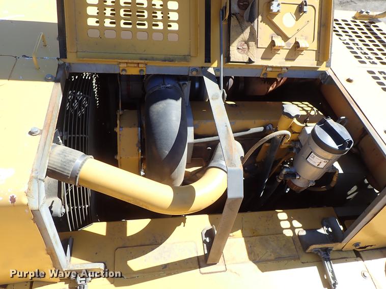 image for item DF1213 2002 John Deere 450C LC excavator