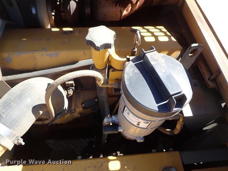 image for item DF1213 2002 John Deere 450C LC excavator