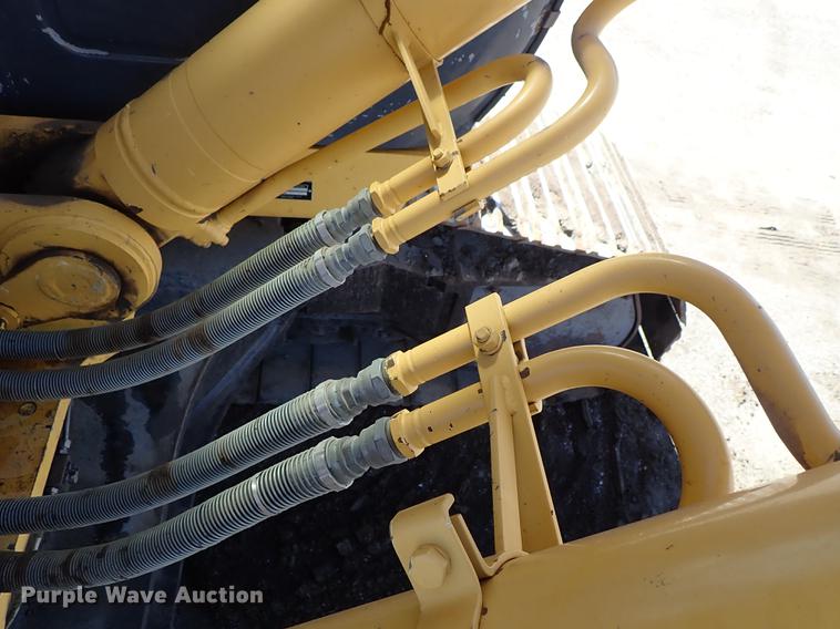 image for item DF1213 2002 John Deere 450C LC excavator