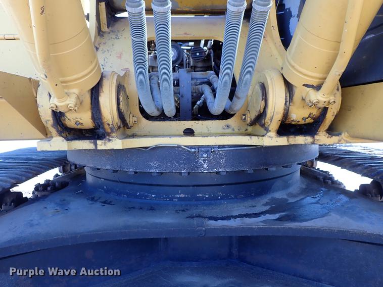 image for item DF1213 2002 John Deere 450C LC excavator