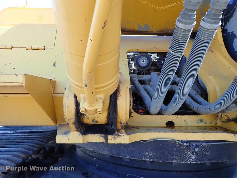 image for item DF1213 2002 John Deere 450C LC excavator