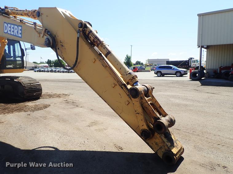 image for item DF1213 2002 John Deere 450C LC excavator