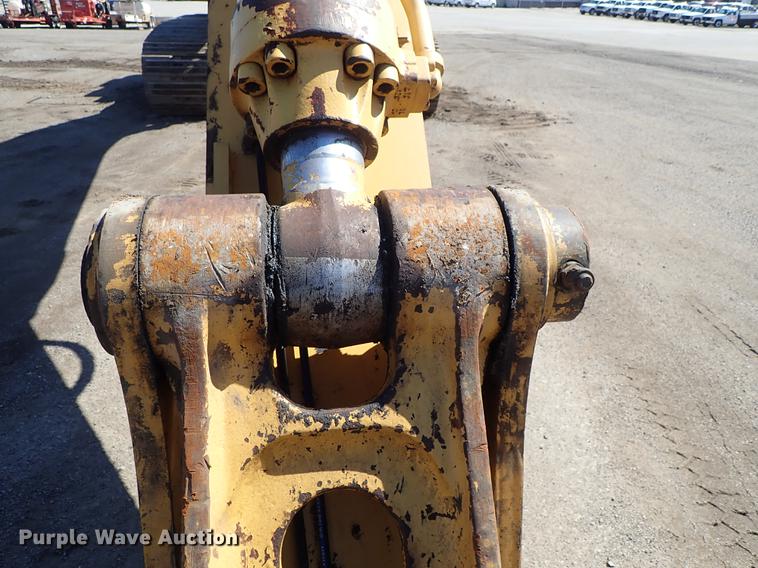 image for item DF1213 2002 John Deere 450C LC excavator