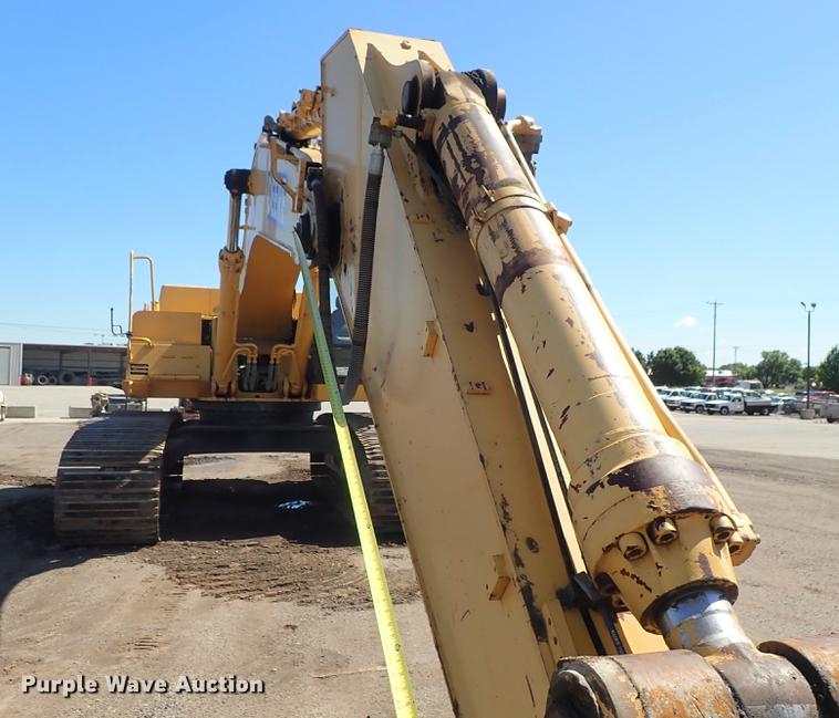 image for item DF1213 2002 John Deere 450C LC excavator