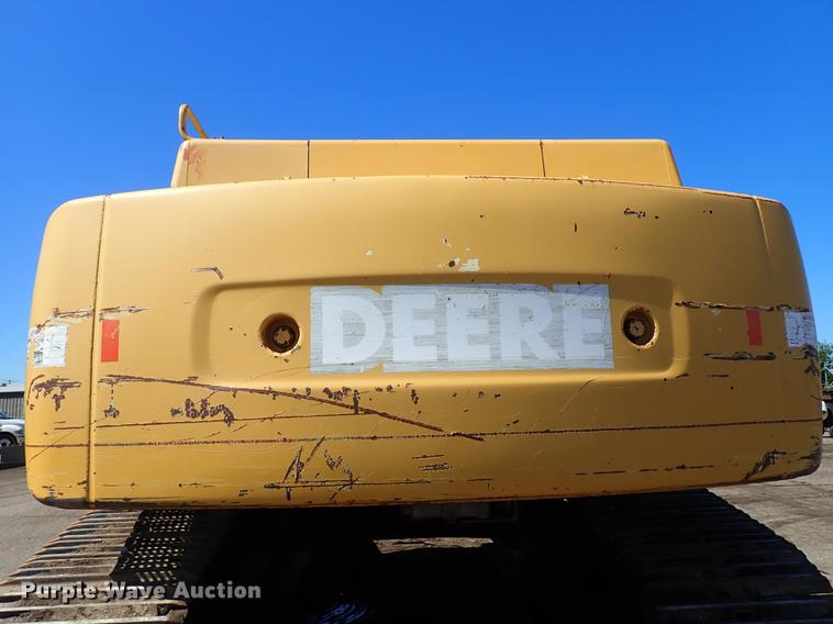 image for item DF1213 2002 John Deere 450C LC excavator