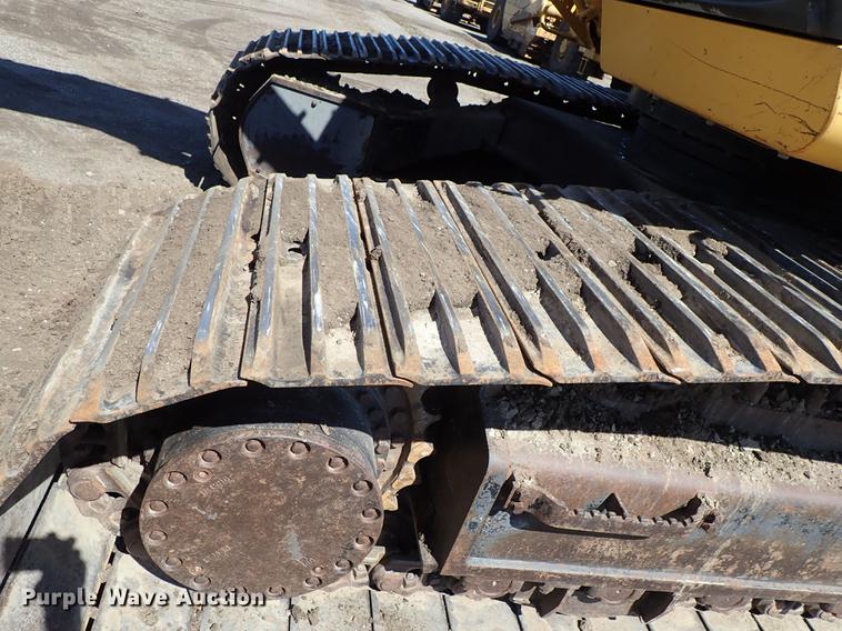 image for item DF1213 2002 John Deere 450C LC excavator