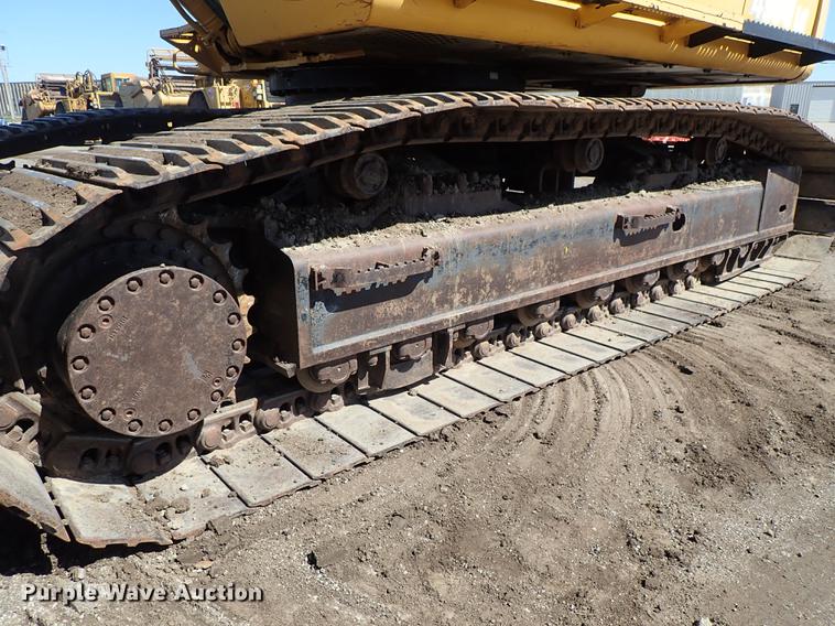 image for item DF1213 2002 John Deere 450C LC excavator